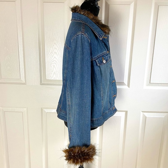 Vintage INC Denim Jacket with Faux Fur Attachments - Picture 5 of 16